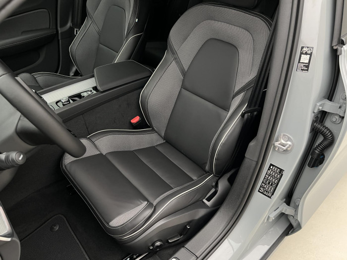 Volvo V60 B4 DARK PLUS