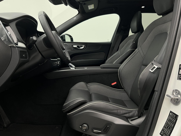 Volvo XC60 B5 AWD BLACK EDITION PLUS AUT