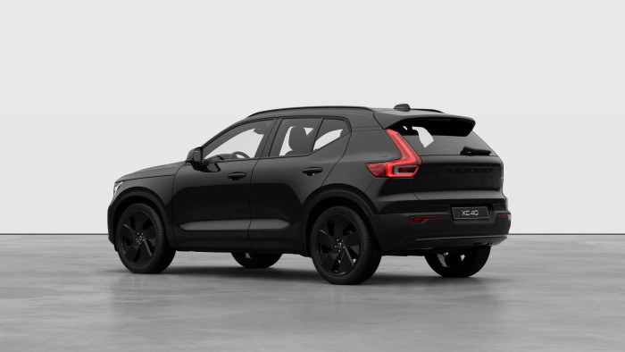 Volvo XC40 B3 AUT PLUS BLACK EDITION