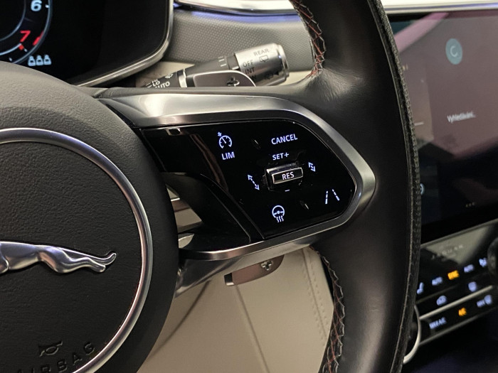 Jaguar F-Pace 5.0 V8 SVR AWD AUT REZERVACE 5.0 V8