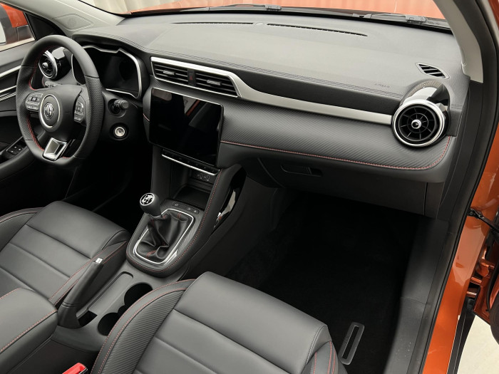 MG ZS EMOTION PLUS 1.5DVVT MAN