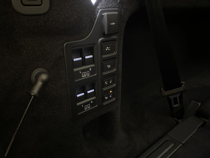 Land Rover Discovery D350 DYNAMIC HSE AWD REZERVACE 3.0 d Dynamic