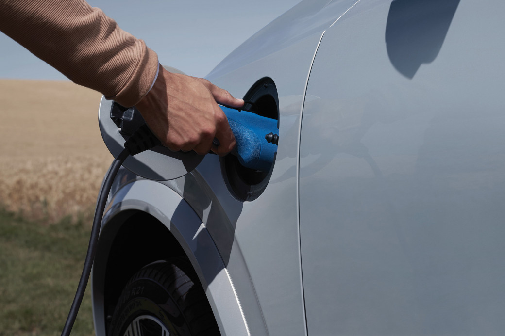 Volvo představilo vylepšené plug-in hybridní pohonné ústrojí pro&nbsp;modely řady 60 a&nbsp;90