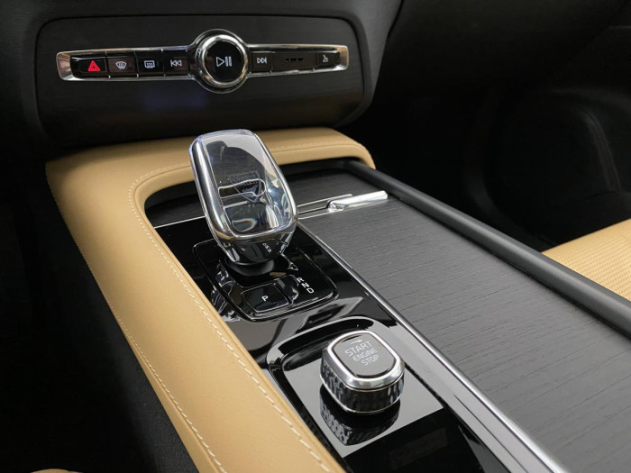 Volvo XC90 B5 AWD ULTIMATE AUT REZERVACE