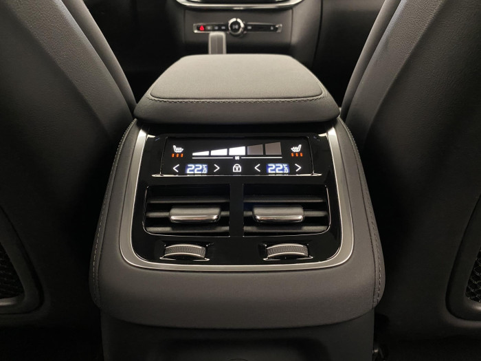 Volvo XC90 T8 AWD RECHARGE CORE AUT CZ 7m