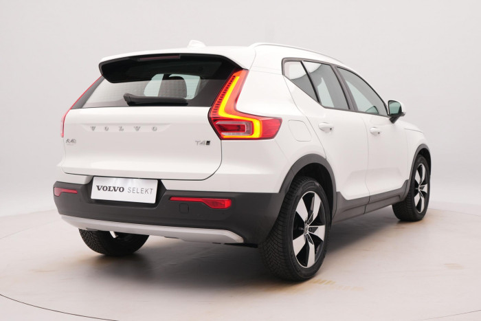 Volvo XC40 T4 AWD MOMENTUM REZERVACE 2.0 Momentum