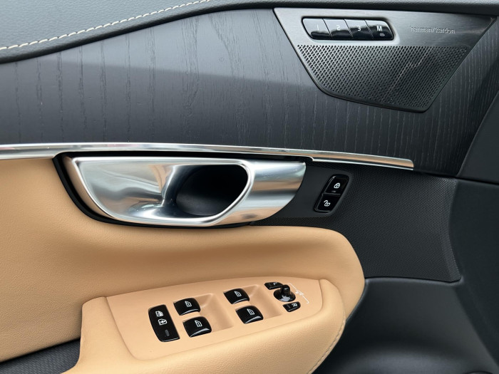 Volvo XC90 B5 AWD INSCRIPTION 7MÍST CZ