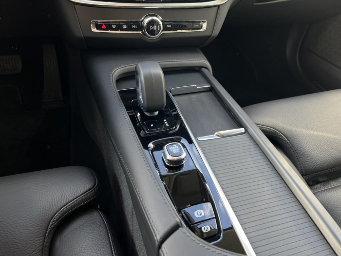 Volvo V90 B4 DARK PLUS Aut REZERVACE 2.0 Plus