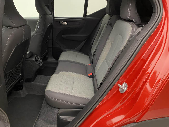 Volvo XC40 B3 DARK PLUS AUT CZ