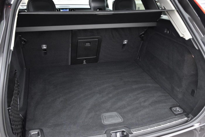 Volvo XC60 B4 AWD DARK PLUS REZERVACE 2.0 Plus