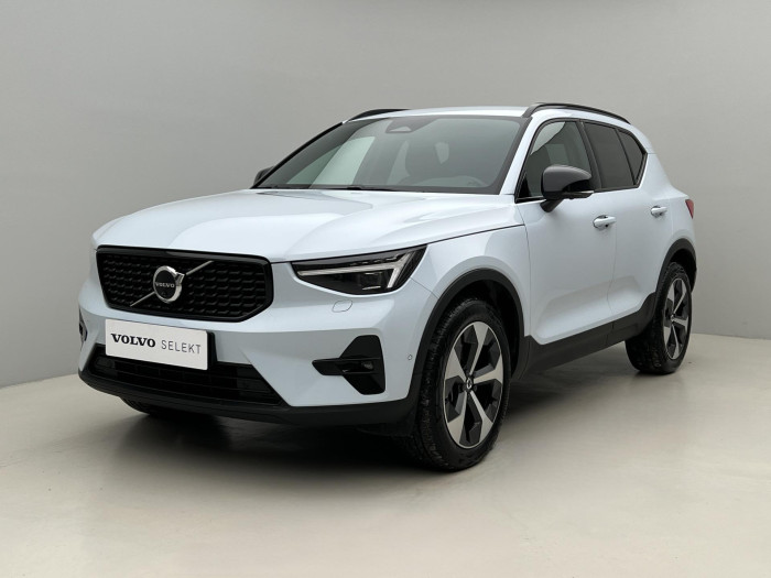 Volvo XC40 B3 PLUS DARK AUT CZ