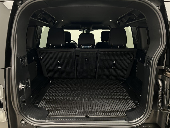 Land Rover Defender 110 D250 X-DYNAMIC SE AWD Aut 3.0 d Dynamic SE