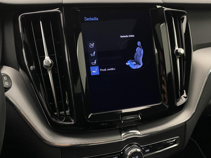 Volvo XC60 B5 AWD R-DESIGN AUT