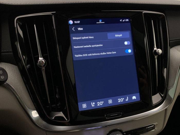 Volvo V60 T8 AWD PLUG-IN BRIGHT ULTRA CZ