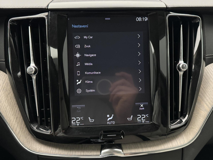 Volvo XC60 B4 AWD INSCRIPTION AUT CZ