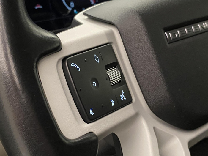 Land Rover Defender 110 D250 SE AWD AUT REZERVACE 3.0 d SE