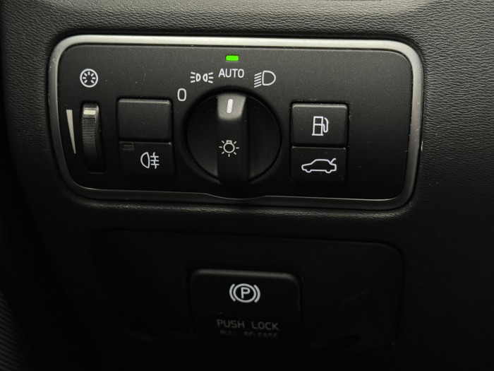 Volvo V70 D4 MOMENTUM CZ 1.maj 2.0 d Momentum