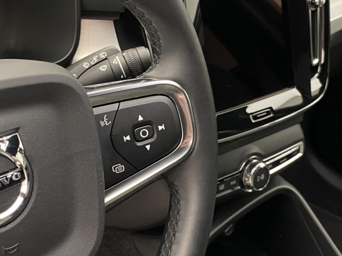 Volvo XC40 B3 DARK PLUS AUT CZ