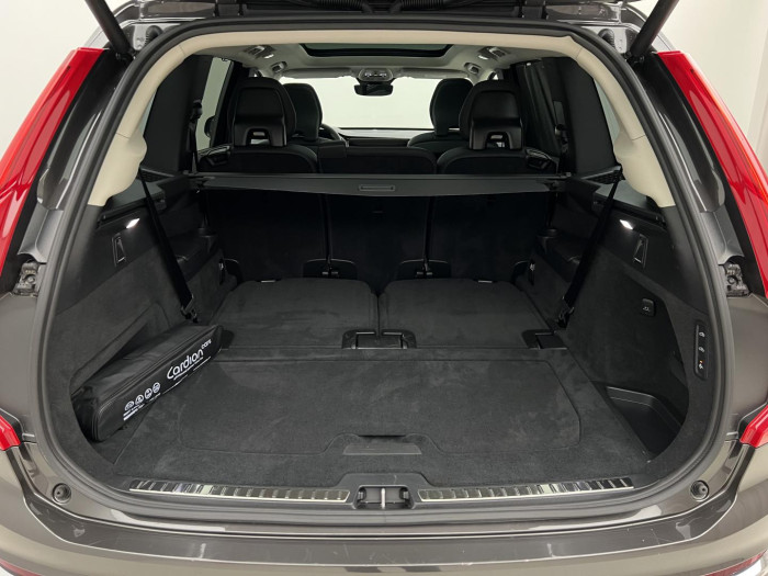 Volvo XC90 B5 AWD PLUS BRIGHT 7MÍSTNÁ Aut