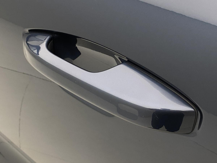 Volvo XC40 B4 MOMENTUM AUT REZERVACE 2.0 Momentum