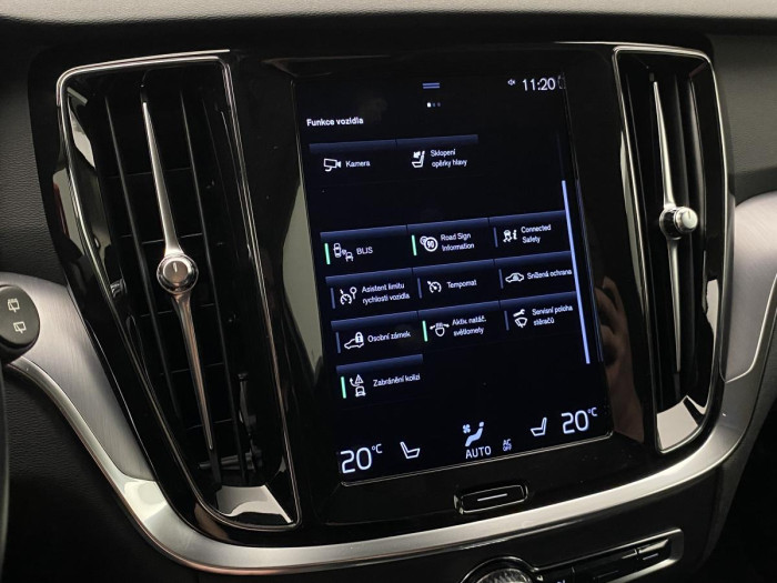 Volvo V60 T6 AWD RECHARGE REZERVACE