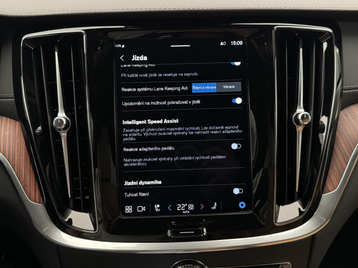 Volvo V60 CC B5 AWD ULTIMATE REZERVACE 2.0 CC CC