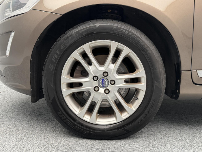 Volvo XC60 D5 AWD SUMMUM 2.4 d Summum