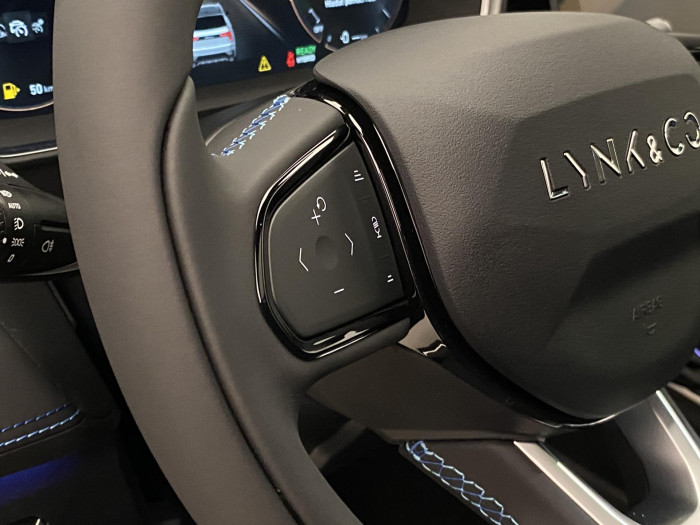 Lynk & Co 01 PHEV DCT AUT 1.maj