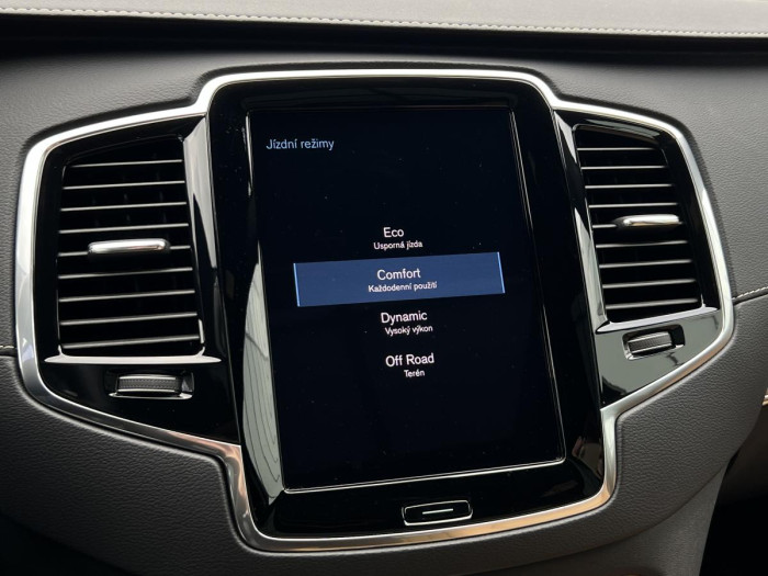 Volvo XC90 B5 AWD INSCRIPTION REZERVACE