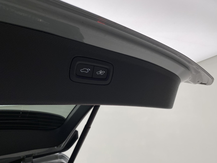 Volvo XC90 B5 AWD BLACK EDITION PLUS 7