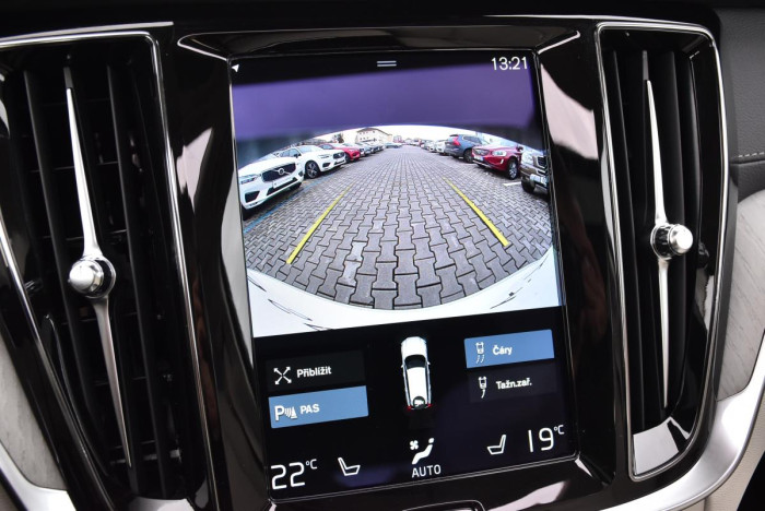 Volvo V60 T6 AWD RECHARGE REZERVACE