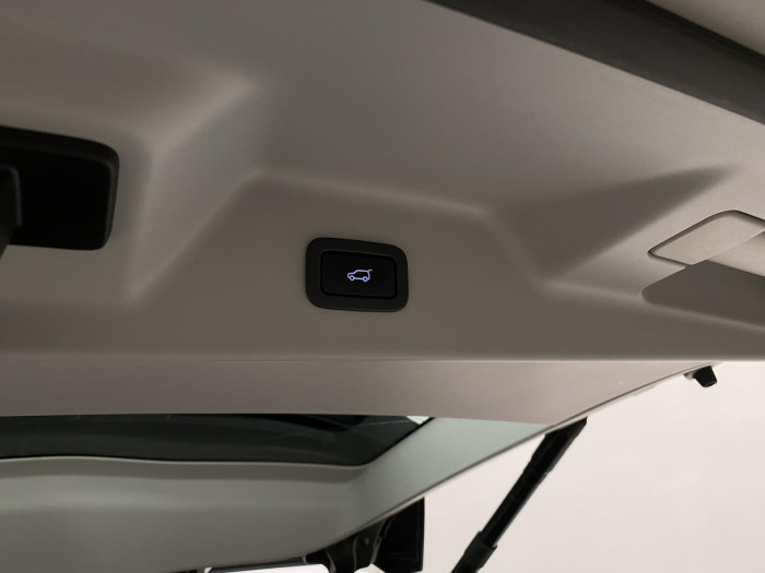 Land Rover Range Rover 5.0 S/C V8 VOGUE REZERVACE 5.0 V8