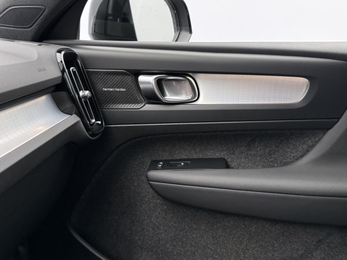 Volvo XC40 B3 AUT DARK PLUS