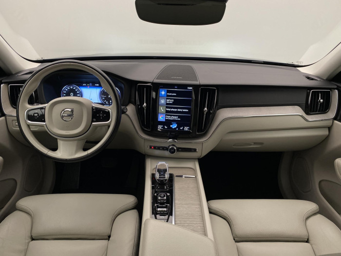Volvo XC60 B4 AWD DARK PLUS AUT CZ