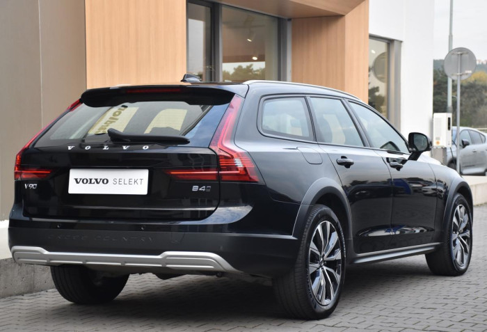 Volvo V90 CC B4 AWD PLUS AUT CZ 1.maj.