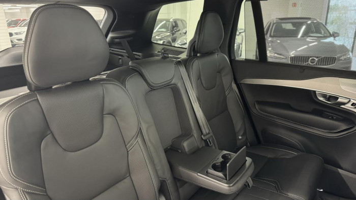 Volvo XC90 T8 AWD ULTIMATE DARK REZERVACE