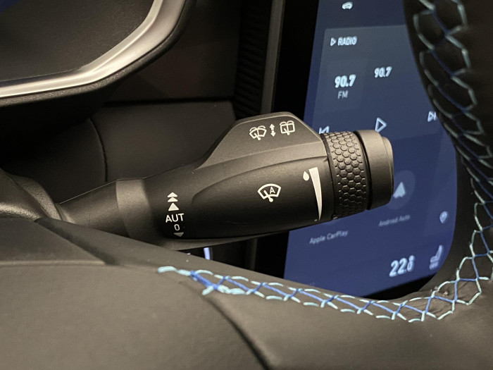 Lynk & Co 01 PHEV DCT AUT 1.maj