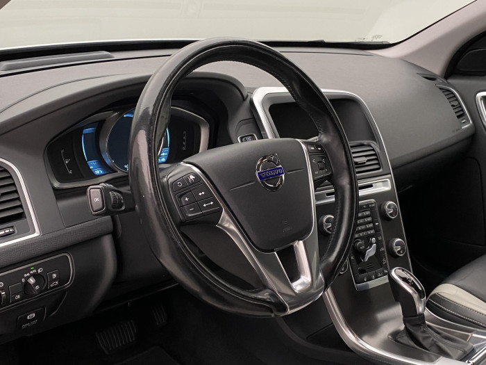 Volvo XC60 D5 AWD SUMMUM AUT CZ 2.4 d Summum