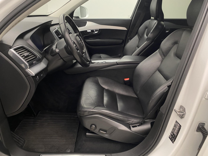 Volvo XC90 D5 AWD MOMENTUM AUT CZ 7míst 2.0 d Momentum