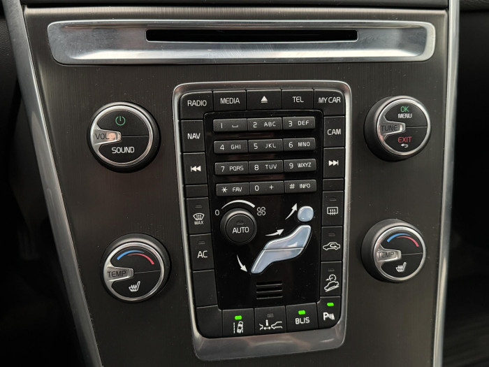 Volvo XC60 D5 AWD SUMMUM REZERVACE 2.4 d Summum