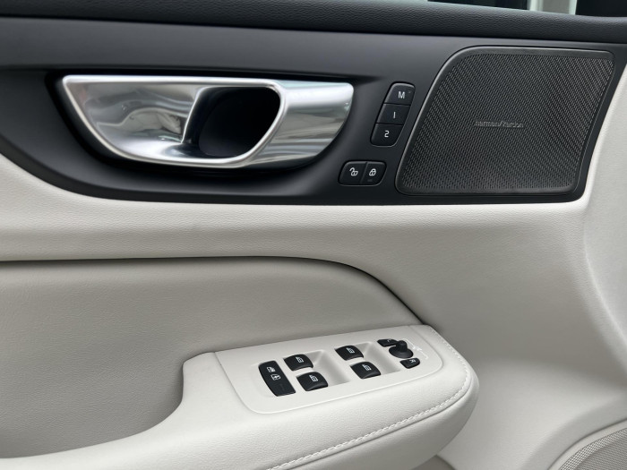 Volvo V60 B4 DARK PLUS