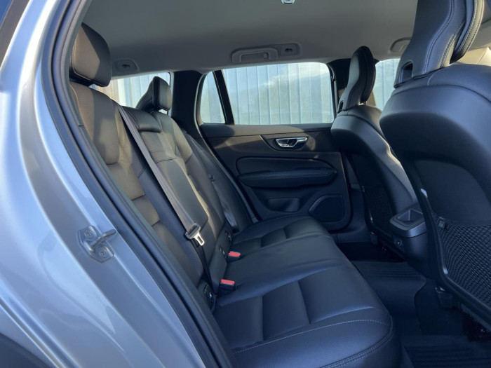 Volvo V60 CROSS COUNTRY B4 AWD Aut 1.maj