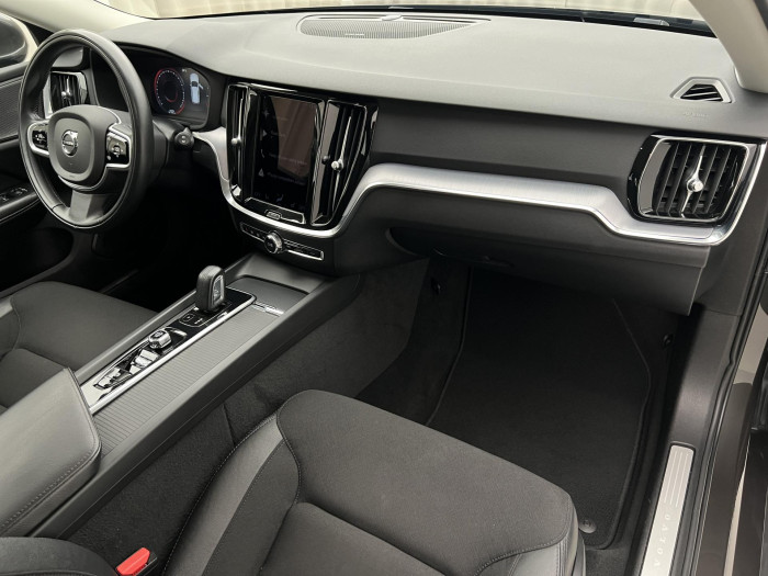 Volvo V60 B4 MOMENTUM AUT 2.0 Momentum