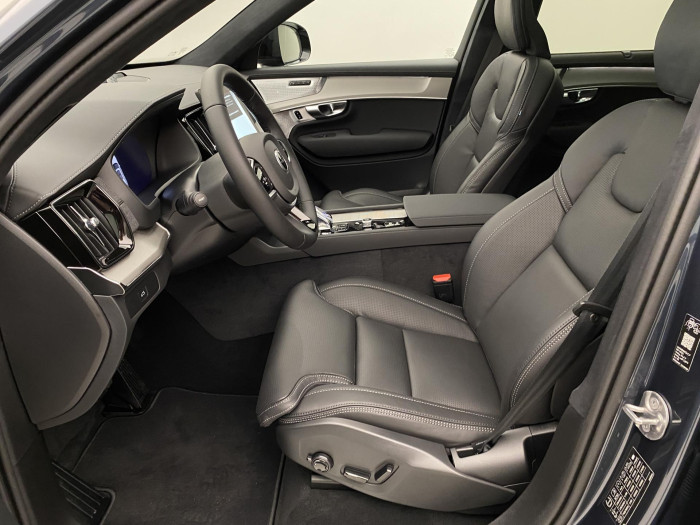 Volvo XC90 B5 AWD BLACK EDITION ULTRA 7 2.0 Edition