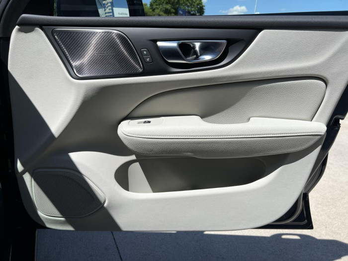 Volvo V60 T8 AWD INSCRIPTION Aut 1.maj.