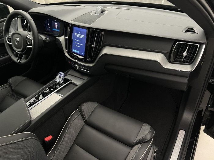 Volvo XC60 B5 AWD ULTRA BLACK EDITION AUT 2.0 Edition