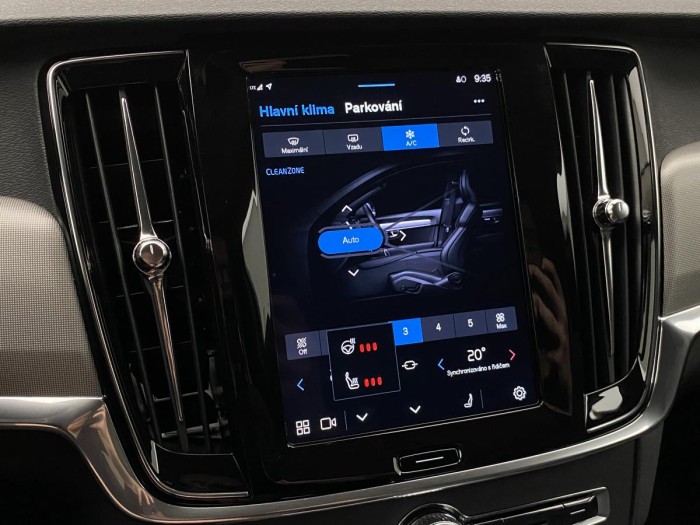 Volvo V90 CC B4 AWD CORE AUT REZERVACE 2.0 CC CC