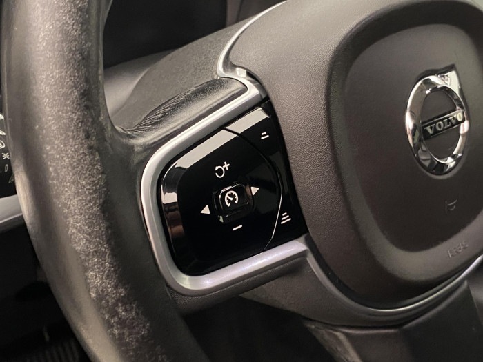 Volvo XC90 D5 AWD MOMENTUM AUT CZ 7míst 2.0 d Momentum