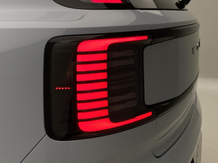 Volvo EX30 PURE ELECTRIC TWIN AWD ULTRA