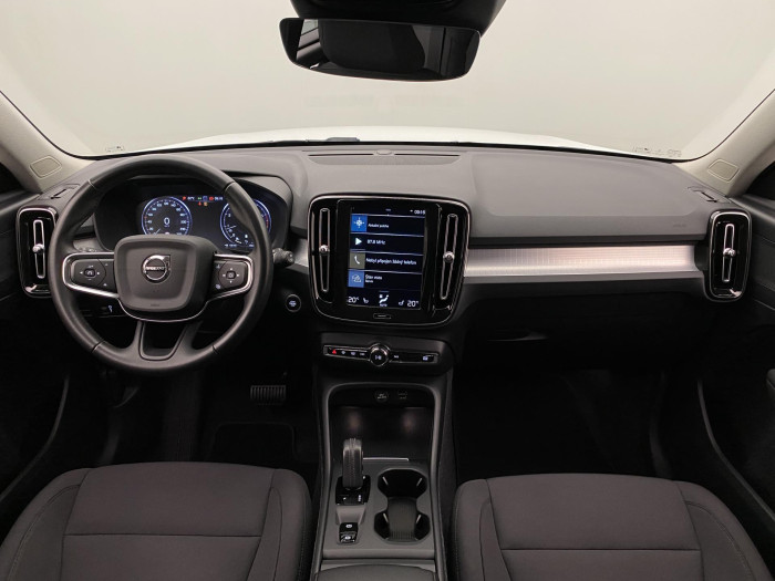 Volvo XC40 B4 AWD MOMENTUM PRO AUT 1.maj 2.0 Momentum